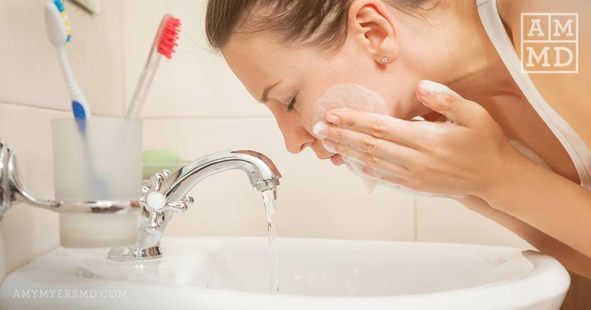 How a Vitamin C Face Wash Benefits Your Skin